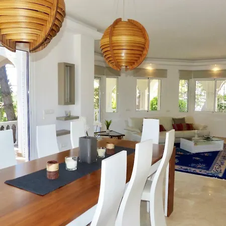 Karola Holiday home *